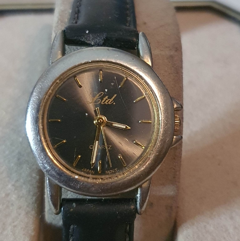 🦋 Vintage LTD Silver Leather Women's Watch